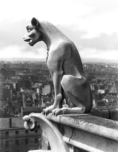 Gargoyle dalla balaustra della Grande Galerie della facciata ovest, replica di un originale del XII secolo da Eugene Emmanuel Viollet le Duc