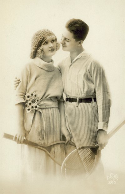 Coppia con racchette da tennis (foto b/n) da European Photographer
