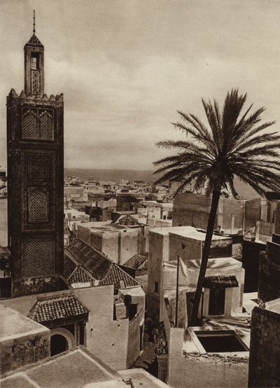 Tangiers, Vista della città con la Moschea Aissaula da European Photographer