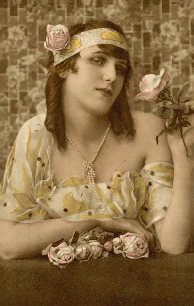 Donna in posa con fiori (foto a colori) da European Photographer