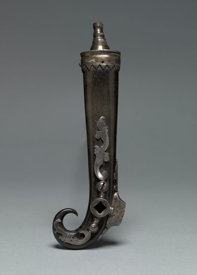 Flacone di innesco combinato e chiave a ruota, c.1600-50 da European School