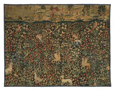 Frammento di arazzo Mille Fleurs raffigurante animali, uccelli e paesaggio, c.1500 da European School