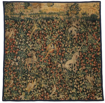 Frammento di arazzo Mille Fleurs raffigurante animali, uccelli e paesaggio da European School
