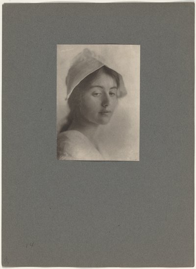 Una testa di studio, 1910 (foto) da Eva Watson