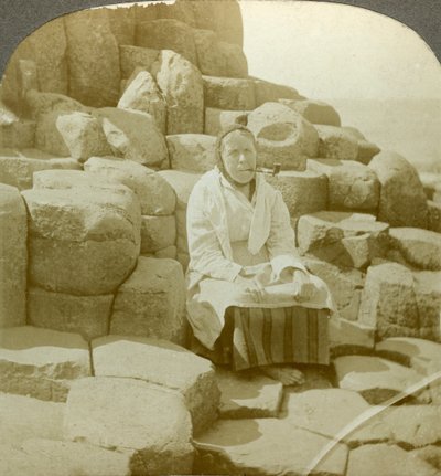 Sulla sedia dei desideri, Selciato del Gigante, Antrim, Irlanda del Nord da Excelsior Stereoscopic Tours
