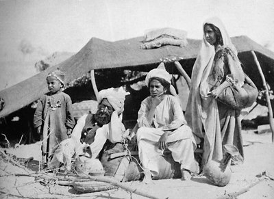 Tre generazioni di nomadi Brahui, Balochistan orientale da F. Bremner