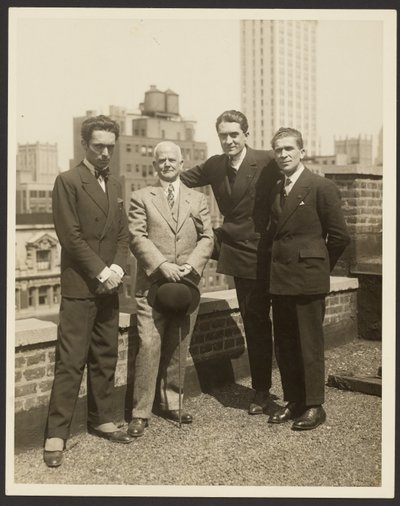 [Ritratto di gruppo di F. Vecchi, Dr. Brinton, F. Azari e O.L. Foletti]. da Fedele Azari