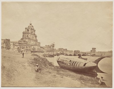 Palazzo Chutter Manzil, con la barca del re a forma di pesce da Felice A. Beato
