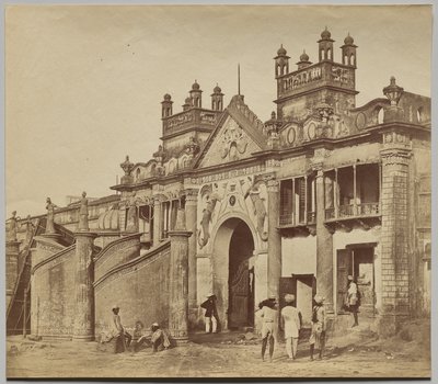 Portale che conduce al Kaiserbagh da Felice A. Beato