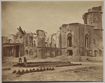 La residenza vista dal fronte, mostrando la stanza in cui fu ucciso Sir Henry Lawrence da Felice A. Beato