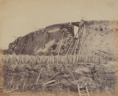Angolo del Forte Nord di Taku dove entrarono i francesi, 21 agosto 1860 da Felice Beato