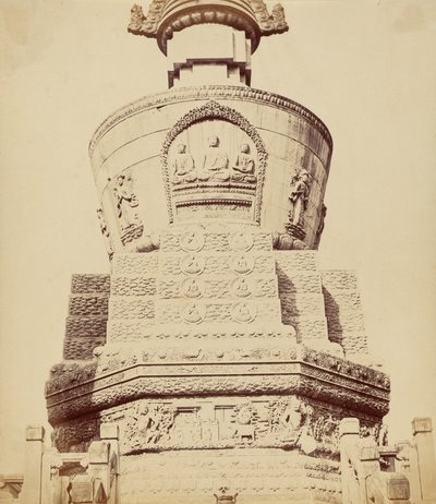Veduta architettonica del Tempio Lama vicino a Pechino, ottobre 1860 da Felice Beato