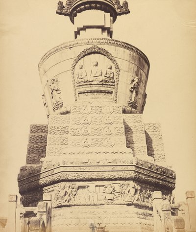 Vista architettonica del Tempio Lama vicino a Pechino, ottobre 1860 da Felice Beato