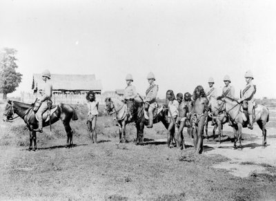 Dacoits portati dalla fanteria montata, c.1890 da Felice Beato
