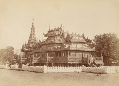 La scuola di Re Thibaw Min ora usata come chiesa da Felice Beato