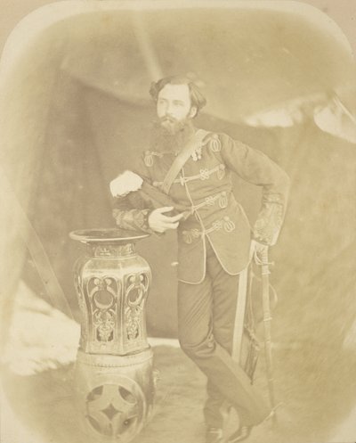Ritratto del Colonnello Henry Hope Crealock, Vice Assistente, Aiutante Generale da Felice Beato