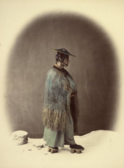 Cappotto antipioggia in paglia da Felice Beato