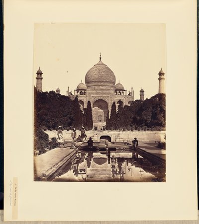 Il Taj Mahal con le sue fontane da Felice Beato