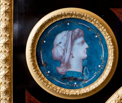Dettaglio di un pezzo di arredamento che decora lo stemma della famiglia Brignole Sale di ebanista Guillaume Grohe (1808-1885) dopo un disegno di Felix Duban (1798-1870). Appartamenti di Maria Brignole Sale De Ferrari, Duchessa di Galliera (1811-1888) da Felix Louis Jacques Duban
