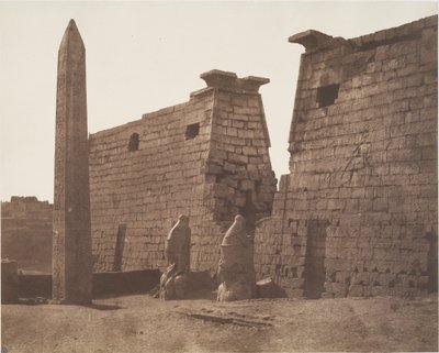 Luxor (Tebe), costruzione precedente - pilone, colossi e obelisco da Félix Teynard