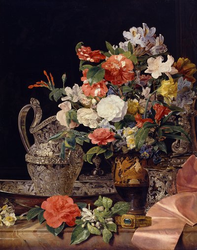 Mazzo di fiori con vasi d