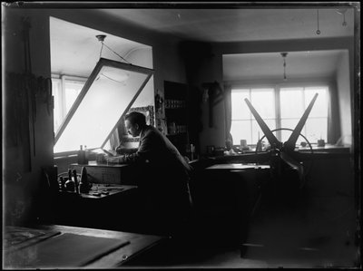 Ferdinand ordure nella sua tipografia da Ferdinand Schmutzer