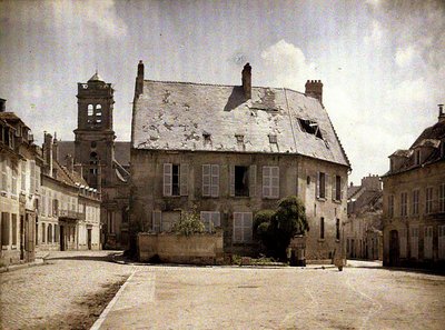 Casa con tetto danneggiato, Soissons, Aisne, 1917 da Fernand Cuville