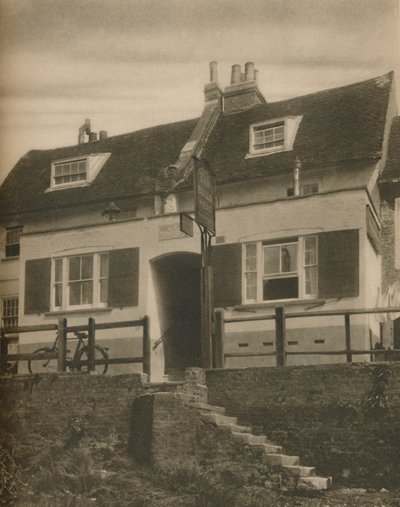 Il Segno della Testa di Toro a Strand-On-the-Green, c1935 da Field