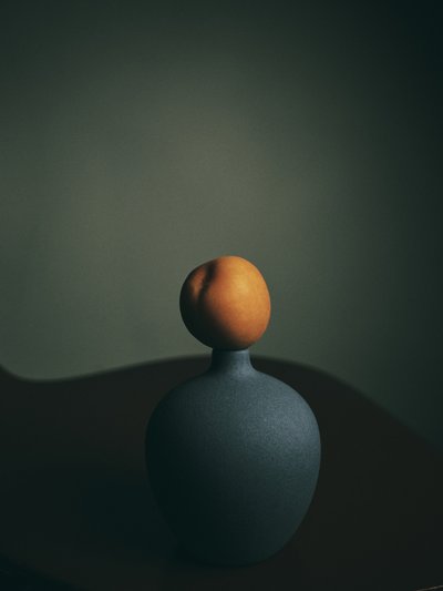 Vaso color pesca scuro da FiguraNYC Photography