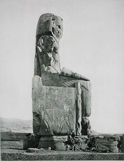 Statua colossale, Tempio di Amenhotep III (c.1417-1379 a.C.) Tebe, pubblicato c.1900 (fotoincisione) da Fils Goupil