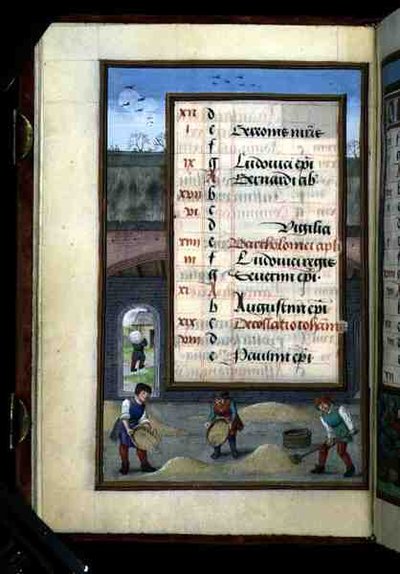 Ms 1058-1975 f8v Ventilazione del grano in un granaio, pagina del calendario illuminata per agosto, da un Libro d