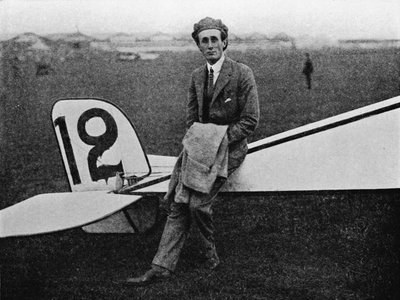 Il Derby Aereo: Lord Carbery con il suo monoplano Morane-Saulnier, 1914 da Flight Photo