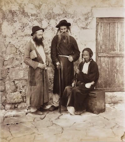 Ritratto di tre uomini ebrei a Gerusalemme da Félix Bonfils