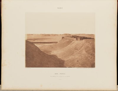 Ibrîm (Premnis). Vista generale della città e del deserto da Félix Teynard