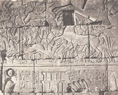 Karnak Tebe, Recinto del Palazzo - Dettagli di sculture al Punto O, 1851-52, stampato 1853-54 da Félix Teynard