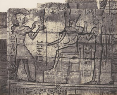 Karnak Tebe, edificio in rovina - Sculture della parete interna..., 1851-52, stampato 1853-54 da Félix Teynard
