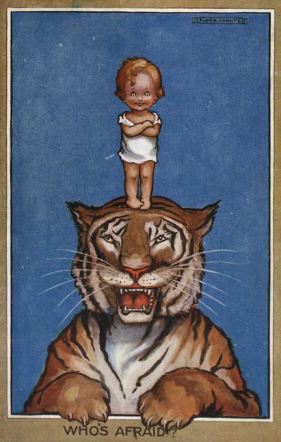 Bambino in piedi sulla testa di una tigre da Flora White