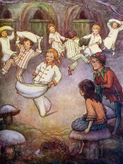 Danza e battaglia di cuscini in una casa sotterranea da Flora White