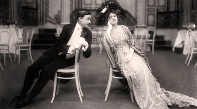 Lily Elsie e Joseph Coyne in La vedova allegra, 1907 da Foulsham and Banfield