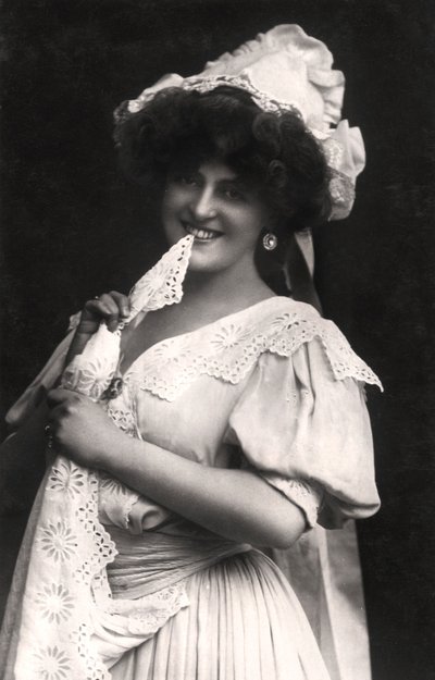 Marie Studholme 1875-1930, attrice inglese, anni 1900 da Foulsham and Banfield