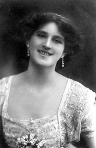Zena Dare, attrice inglese da Foulsham and Banfield
