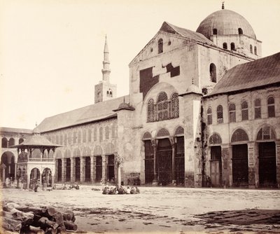 Lato della Grande Moschea (Moschea degli Omayyadi), sguardo verso nord, Damasco da Francis Bedford