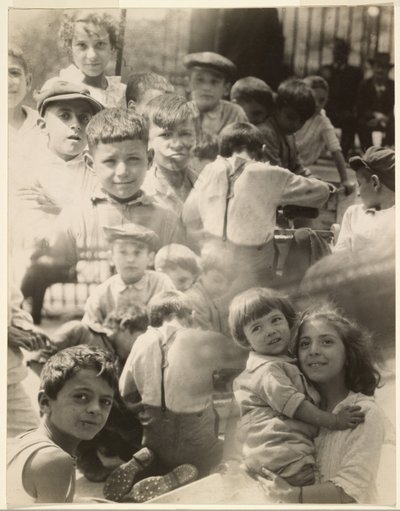 [Fotomontaggio di bambini] da Francis Bruguière