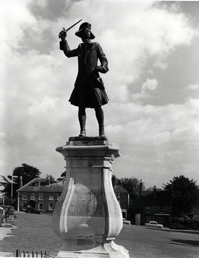 Statua del Maggior Generale James Wolfe (1727-59) da Francis Derwent Wood
