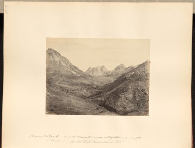 Monte Oreb (Sinai), "e il monte era tutto un fumo, perché il Signore era sceso con il fuoco". da Francis Frith