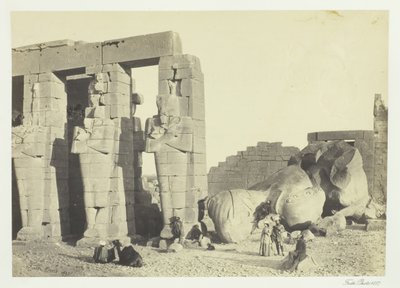 Pilastri di Osiride e Grande Colosso Caduto, al Memnonium, Tebe, 1857 da Francis Frith