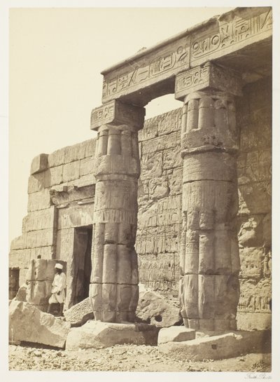 Portico del Tempio di Goorneh da Francis Frith