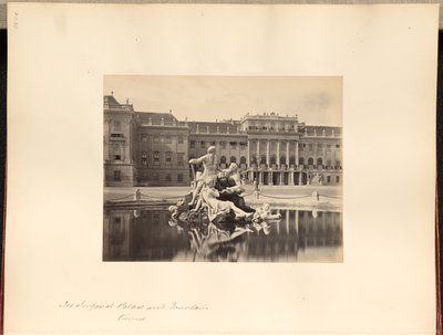 Il Palazzo Imperiale e la Fontana, Vienna da Francis Frith