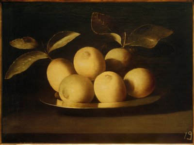 Limoni su un piatto d