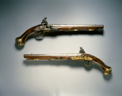 Coppia di pistole a pietra focaia, Liegi, inizio XVIII secolo da Franco Flemish School